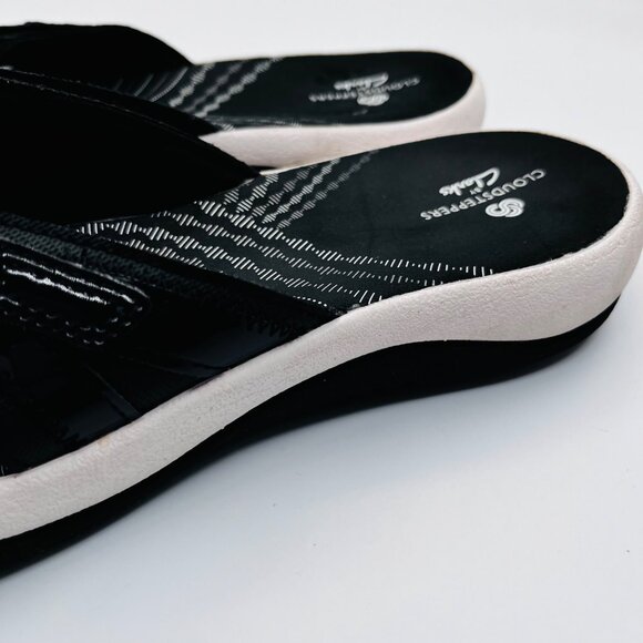 SIZE 10 Clarks Cloudsteppers Breeze Sea Black Patent Flip Fllops - Picture 7 of 8